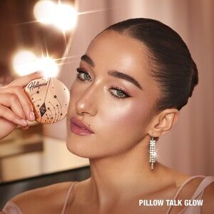 🆕 Charlotte Tilbury Glow Glide Highlighter shade “Pillow Talk Glow”